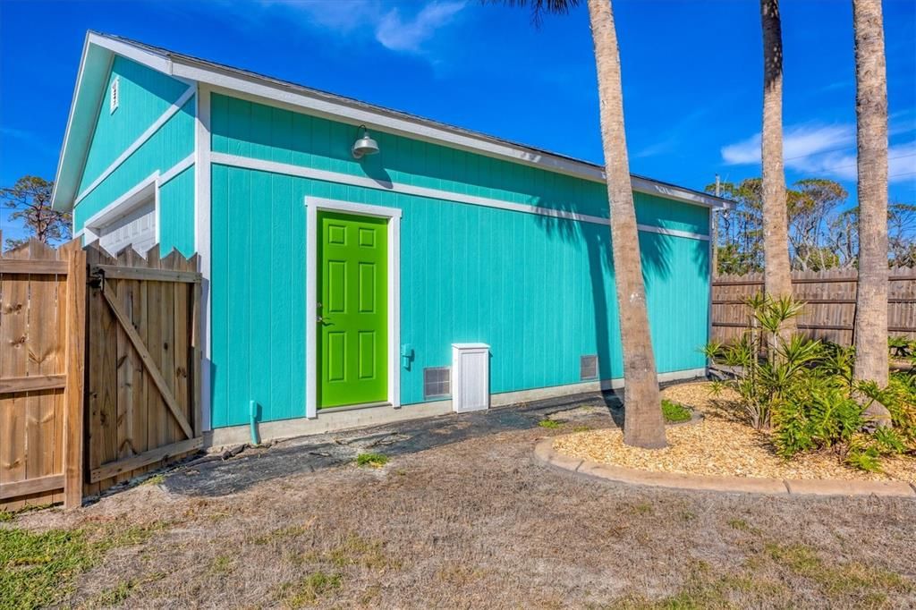 Active With Contract: $530,000 (3 beds, 2 baths, 1324 Square Feet)