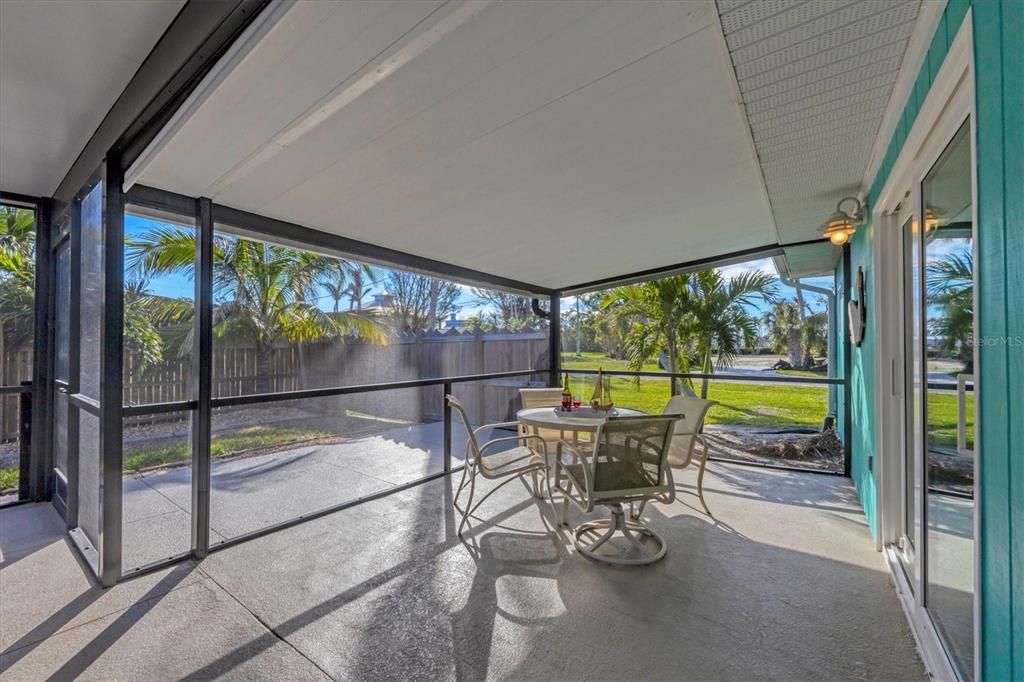 Active With Contract: $530,000 (3 beds, 2 baths, 1324 Square Feet)