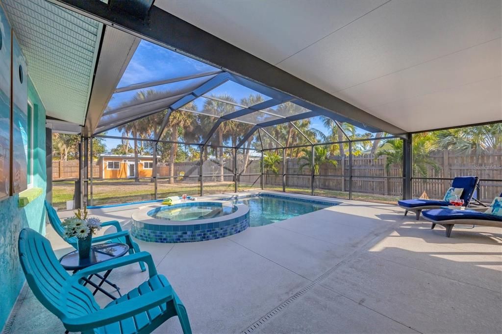 Active With Contract: $530,000 (3 beds, 2 baths, 1324 Square Feet)