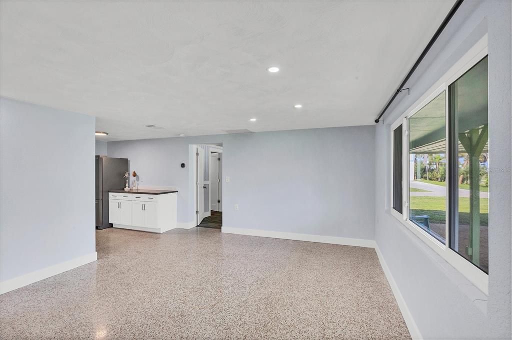 Active With Contract: $530,000 (3 beds, 2 baths, 1324 Square Feet)