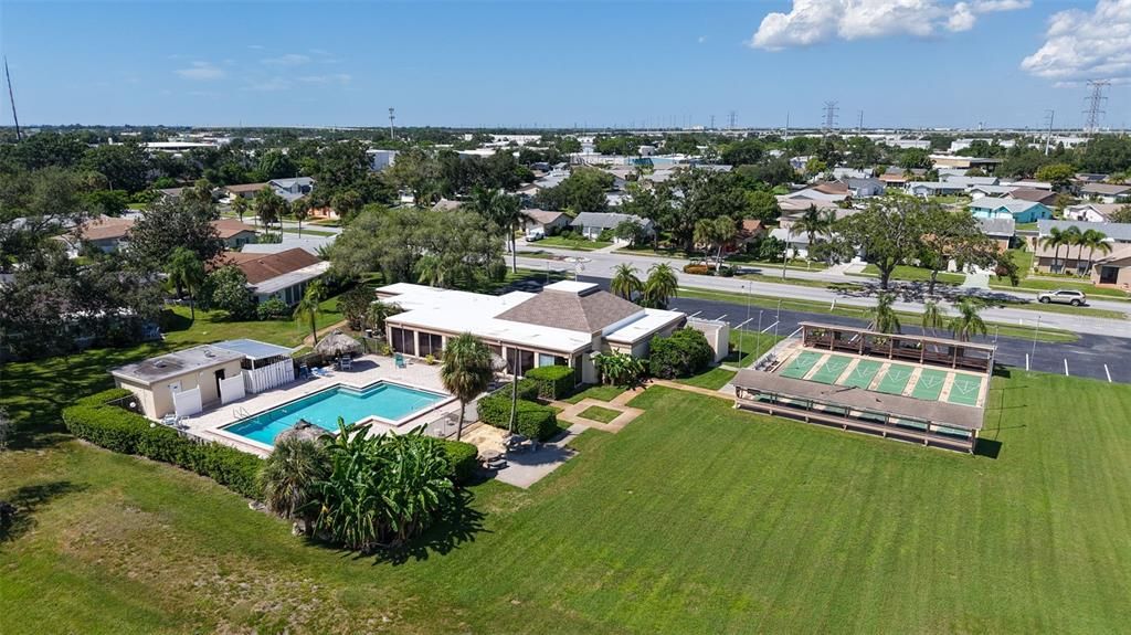 合同活跃: $116,500 (1 贝兹, 1 浴室, 635 平方英尺)