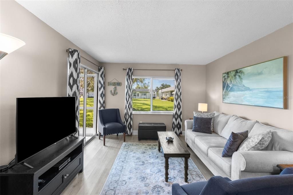 合同活跃: $116,500 (1 贝兹, 1 浴室, 635 平方英尺)