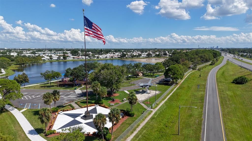 合同活跃: $116,500 (1 贝兹, 1 浴室, 635 平方英尺)