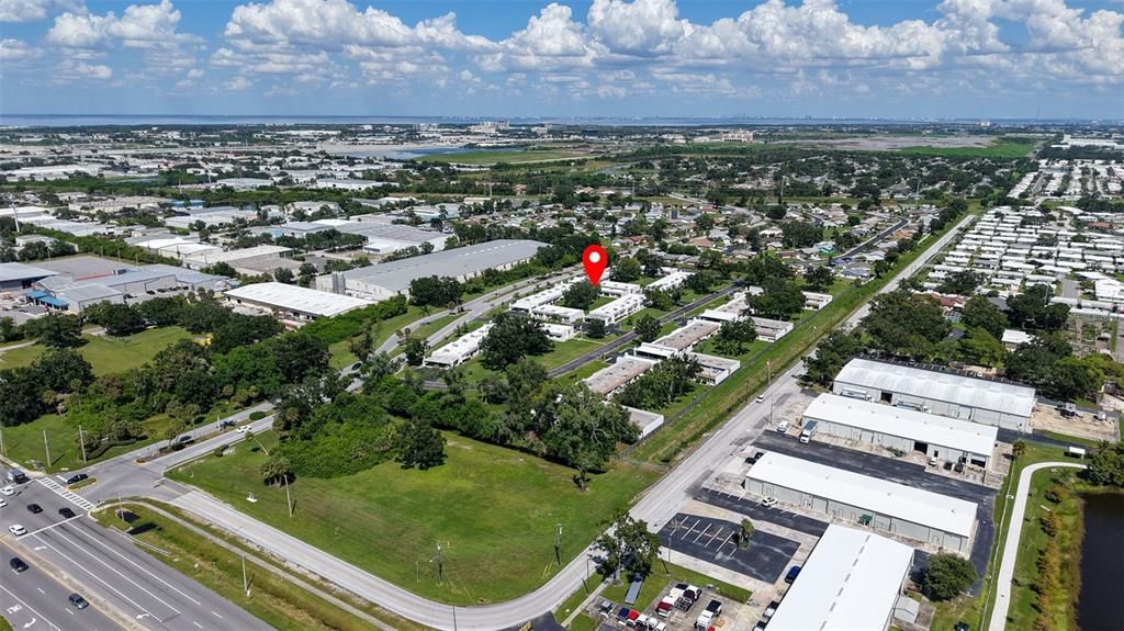 合同活跃: $116,500 (1 贝兹, 1 浴室, 635 平方英尺)