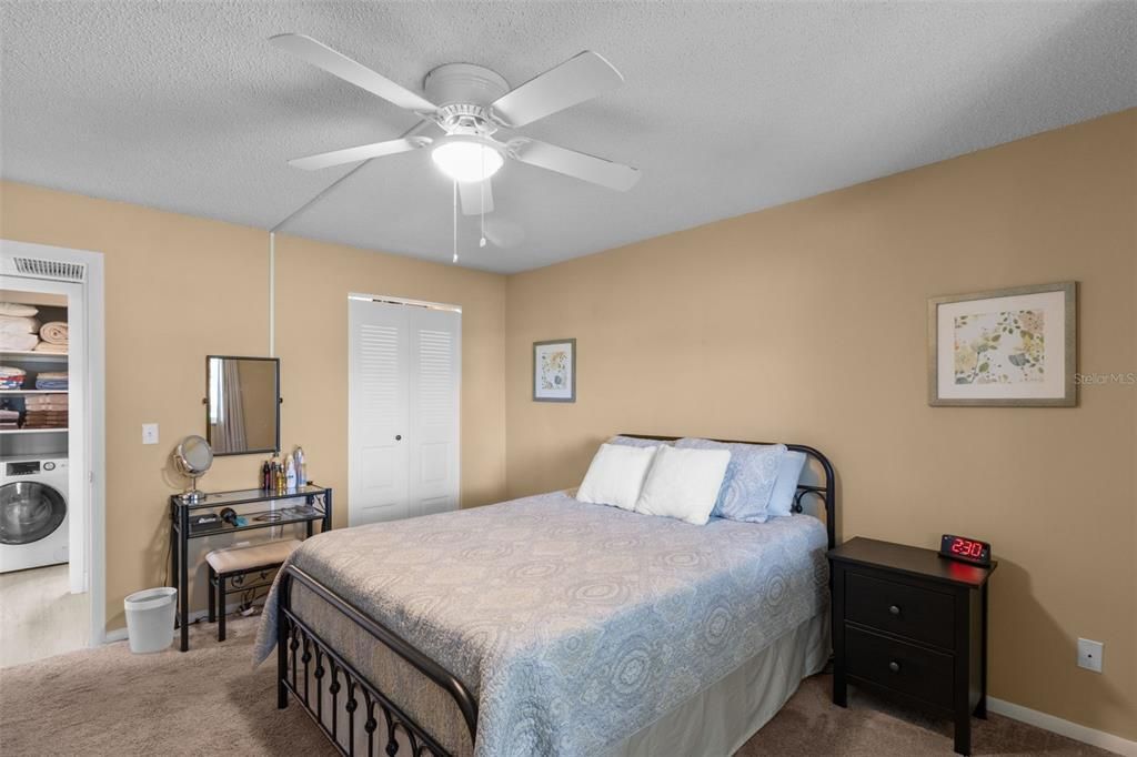 合同活跃: $116,500 (1 贝兹, 1 浴室, 635 平方英尺)