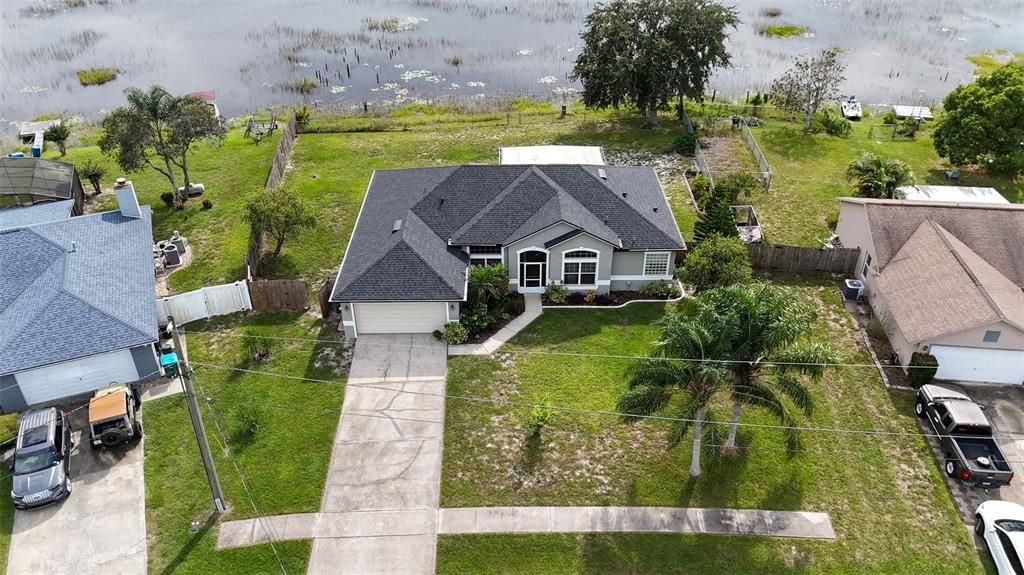 Под контрактом: $396,000 (3 спален, 2 ванн, 2057 Квадратных фут)