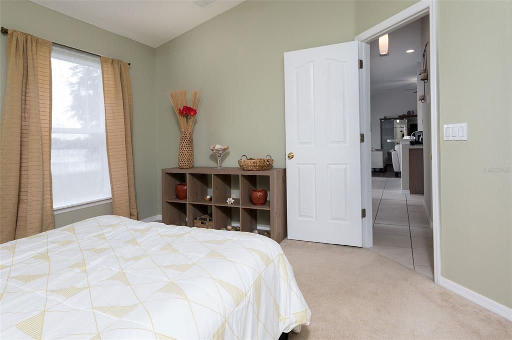 Под контрактом: $396,000 (3 спален, 2 ванн, 2057 Квадратных фут)