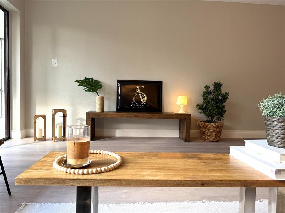 Под контрактом: $199,000 (2 спален, 2 ванн, 1341 Квадратных фут)