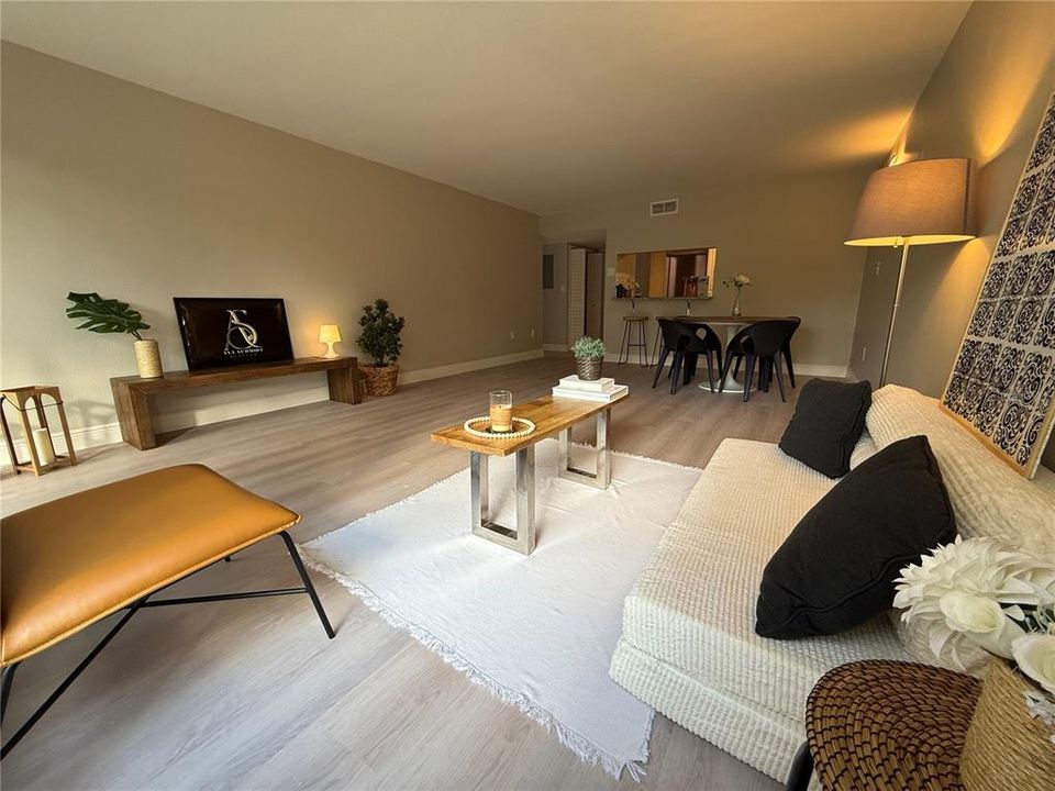 Под контрактом: $199,000 (2 спален, 2 ванн, 1341 Квадратных фут)