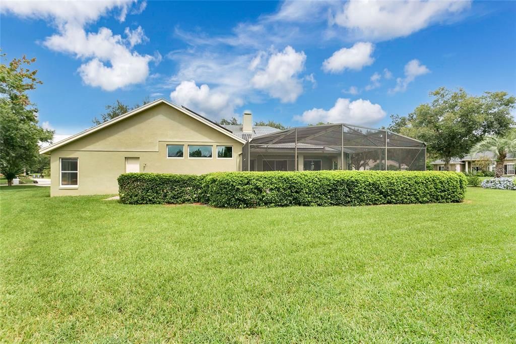 合同活跃: $869,000 (4 贝兹, 3 浴室, 2716 平方英尺)