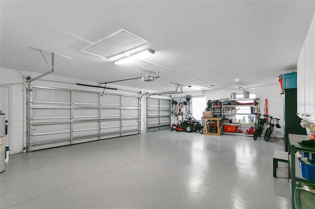 合同活跃: $869,000 (4 贝兹, 3 浴室, 2716 平方英尺)