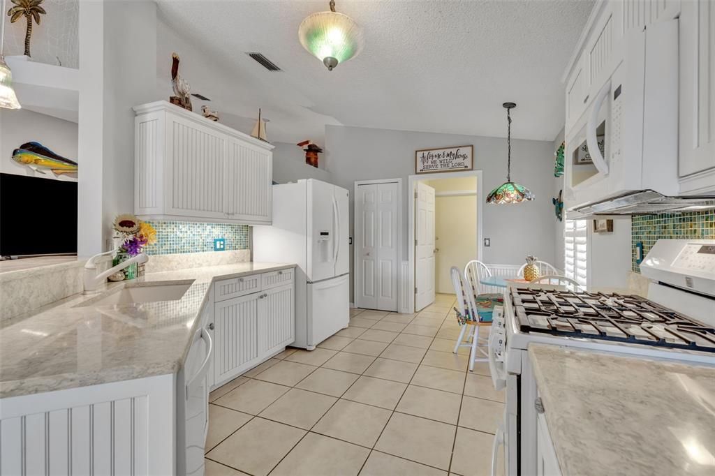 For Sale: $459,000 (3 beds, 2 baths, 1942 Square Feet)