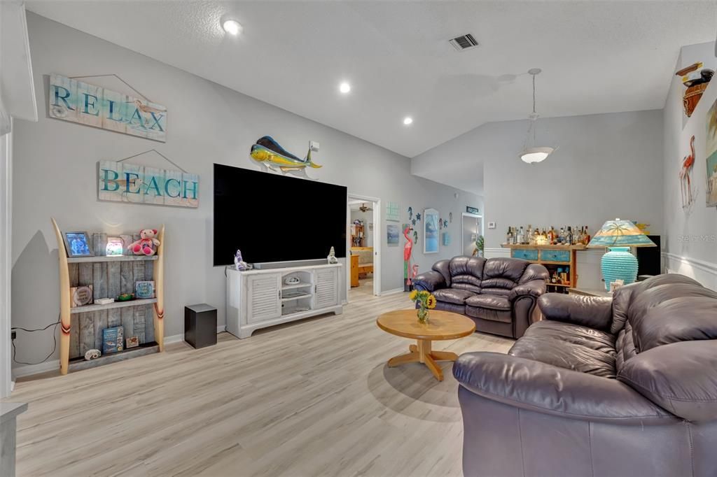 For Sale: $459,000 (3 beds, 2 baths, 1942 Square Feet)