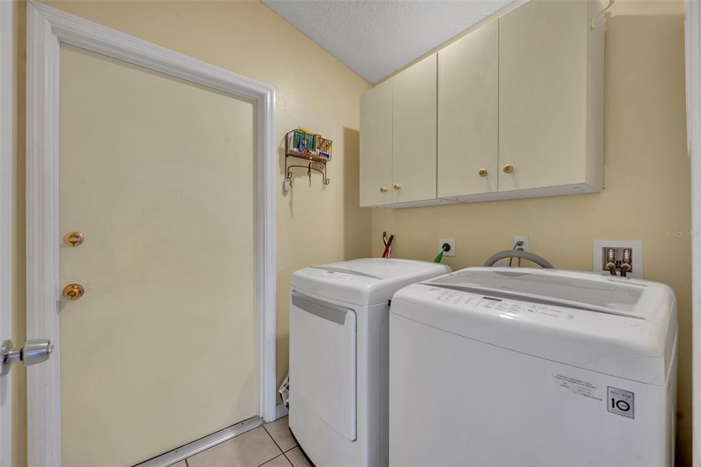 For Sale: $459,000 (3 beds, 2 baths, 1942 Square Feet)