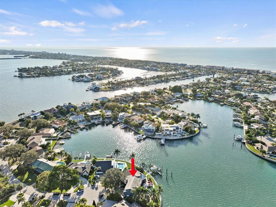 出租: $25,000 (4 贝兹, 4 浴室, 3958 平方英尺)