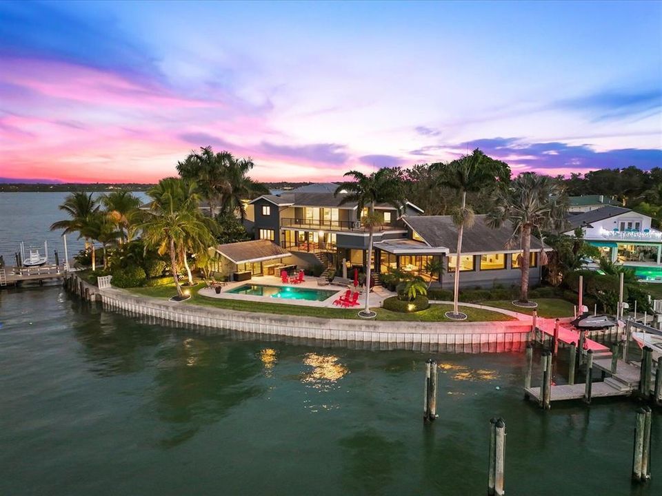 出租: $25,000 (4 贝兹, 4 浴室, 3958 平方英尺)