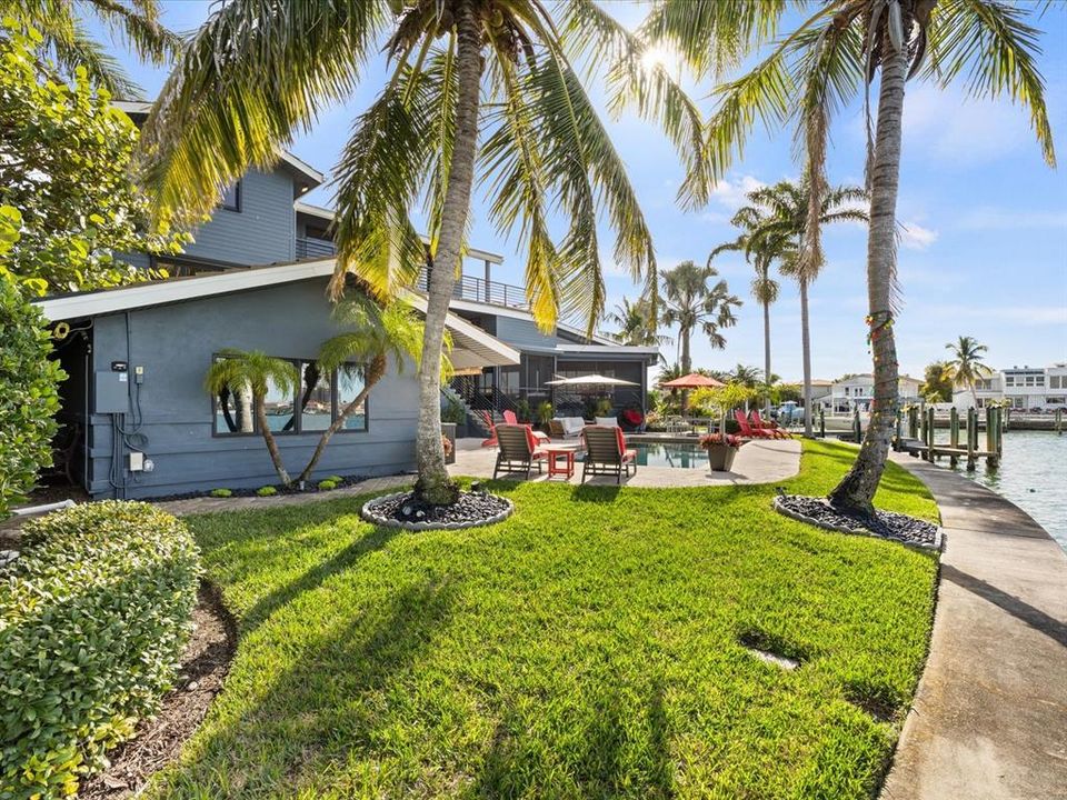 出租: $25,000 (4 贝兹, 4 浴室, 3958 平方英尺)