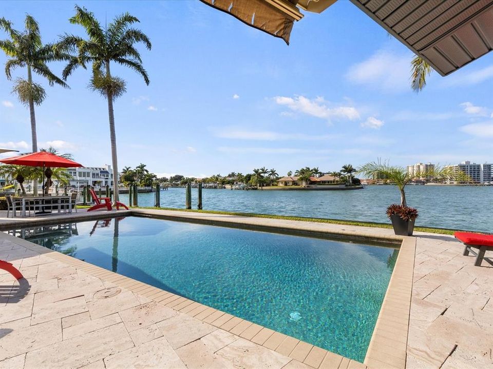 出租: $25,000 (4 贝兹, 4 浴室, 3958 平方英尺)