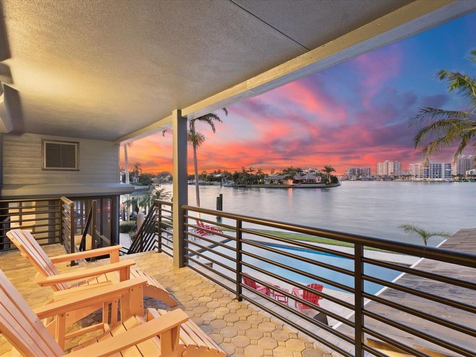 出租: $25,000 (4 贝兹, 4 浴室, 3958 平方英尺)