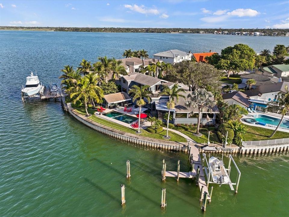 出租: $25,000 (4 贝兹, 4 浴室, 3958 平方英尺)