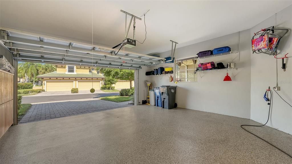 Active With Contract: $699,500 (2 beds, 2 baths, 1983 Square Feet)