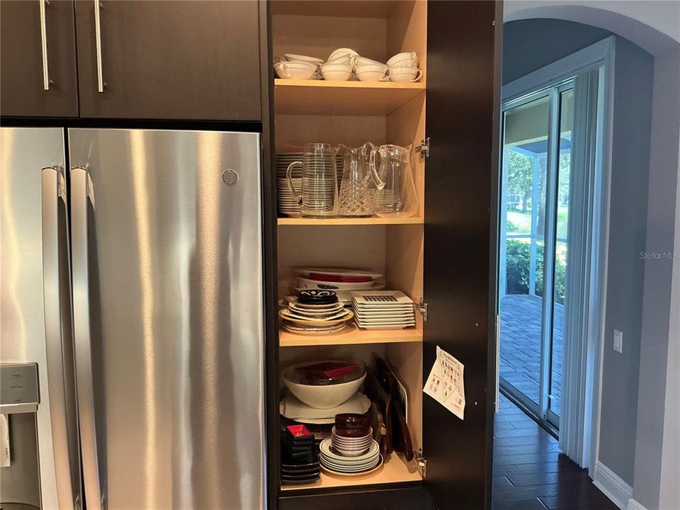 Active With Contract: $699,500 (2 beds, 2 baths, 1983 Square Feet)