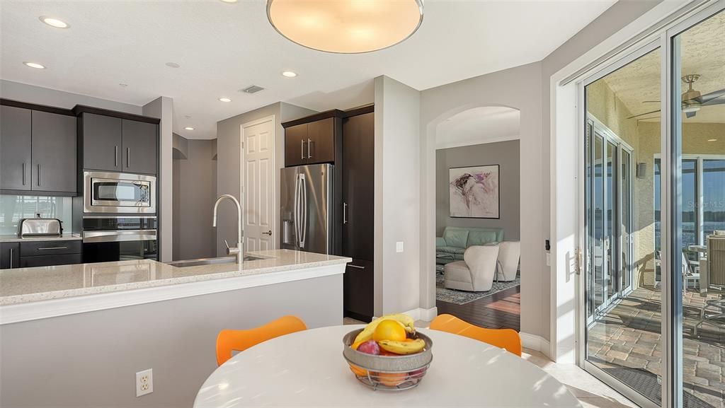 Active With Contract: $699,500 (2 beds, 2 baths, 1983 Square Feet)