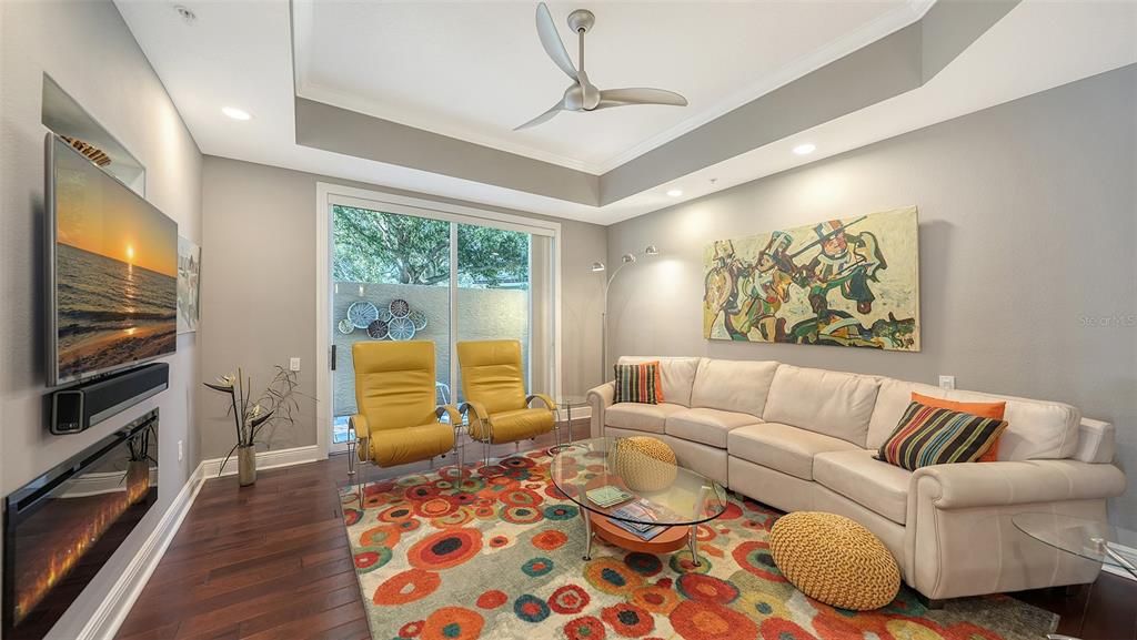 Active With Contract: $699,500 (2 beds, 2 baths, 1983 Square Feet)