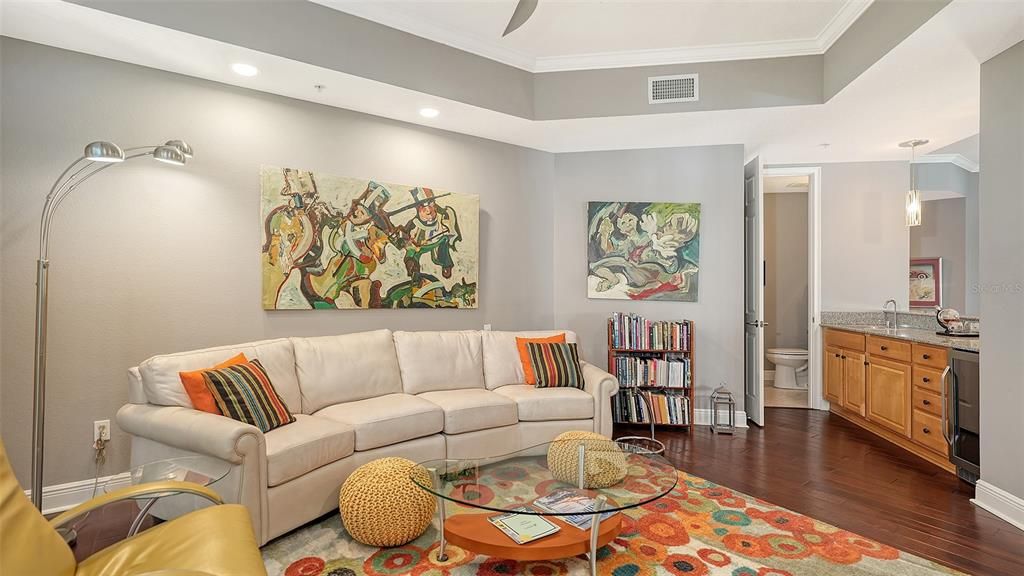 Active With Contract: $699,500 (2 beds, 2 baths, 1983 Square Feet)