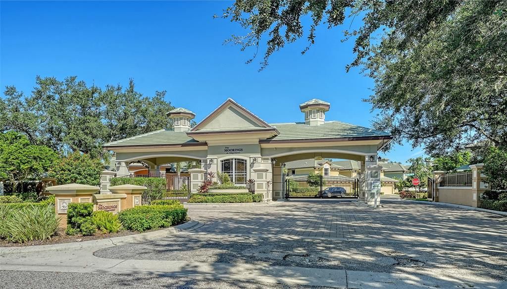 Active With Contract: $699,500 (2 beds, 2 baths, 1983 Square Feet)