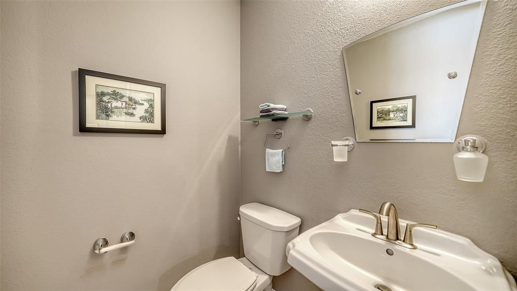 Active With Contract: $699,500 (2 beds, 2 baths, 1983 Square Feet)