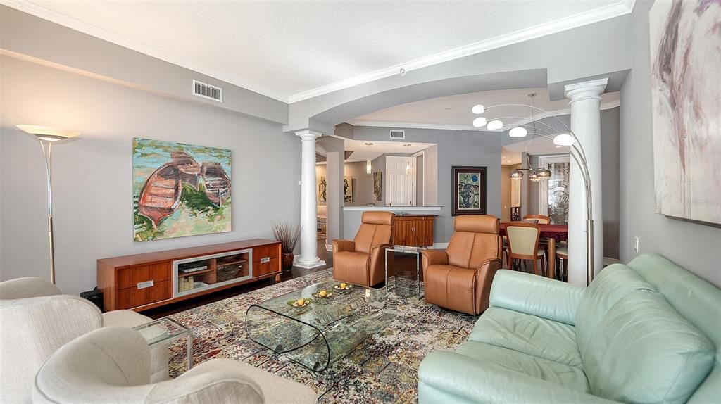 Active With Contract: $699,500 (2 beds, 2 baths, 1983 Square Feet)