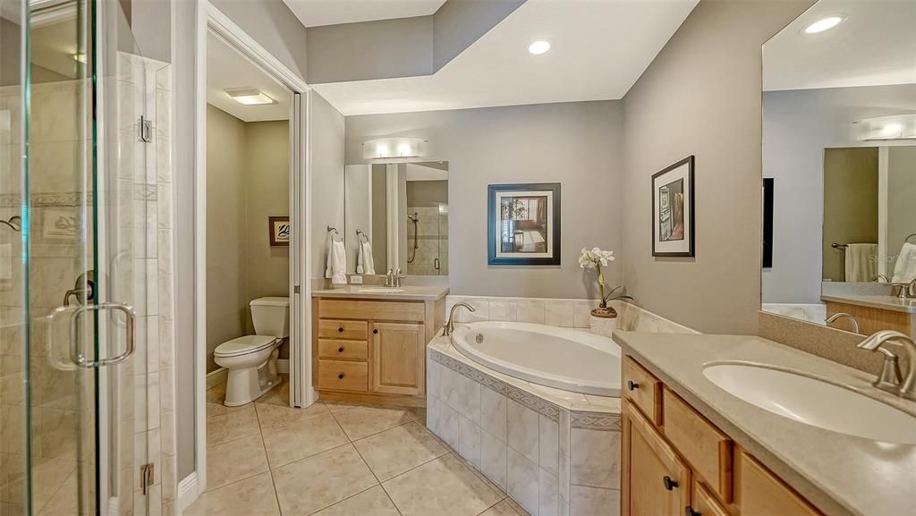 Active With Contract: $699,500 (2 beds, 2 baths, 1983 Square Feet)