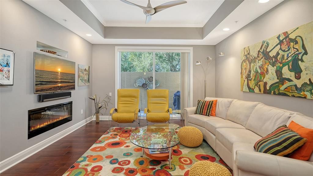 Active With Contract: $699,500 (2 beds, 2 baths, 1983 Square Feet)