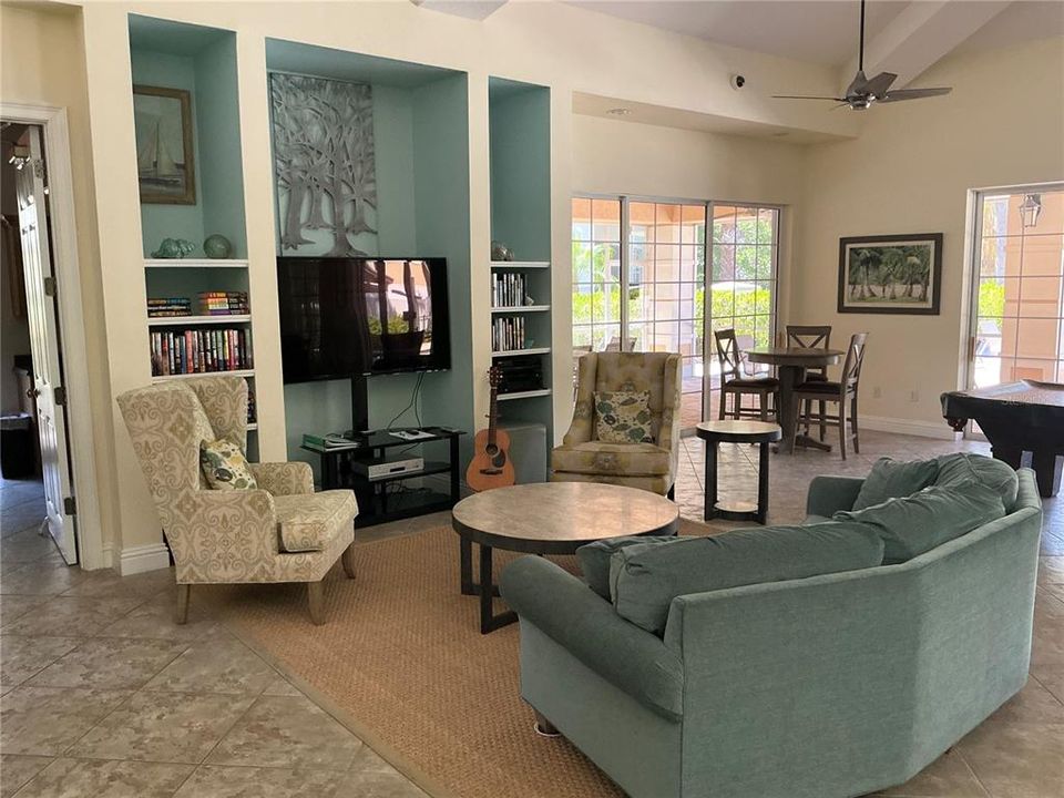 Active With Contract: $699,500 (2 beds, 2 baths, 1983 Square Feet)