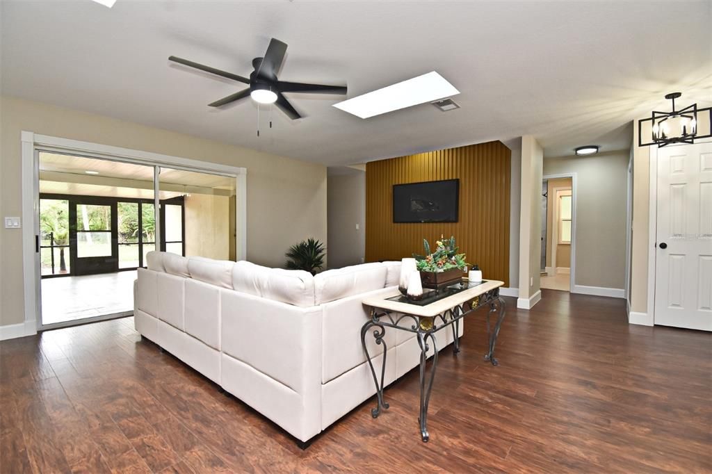 For Sale: $1,250,000 (4 beds, 2 baths, 2350 Square Feet)