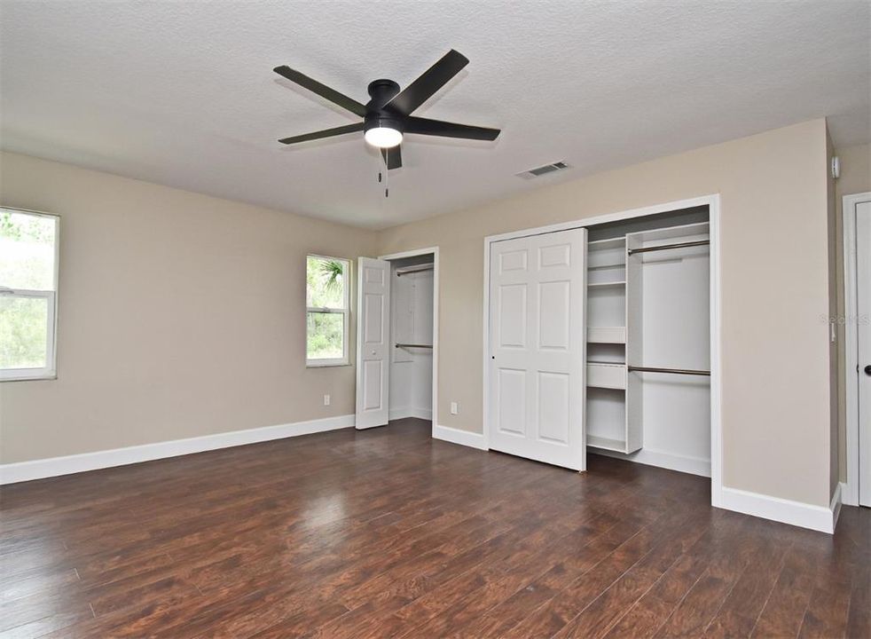 For Sale: $1,250,000 (4 beds, 2 baths, 2350 Square Feet)