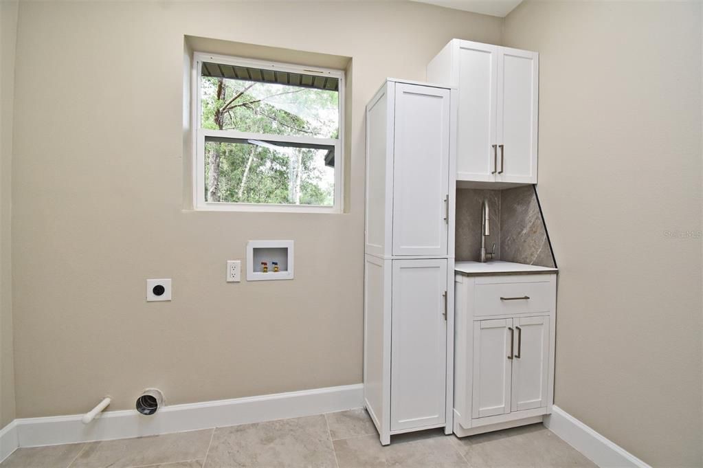 For Sale: $1,250,000 (4 beds, 2 baths, 2350 Square Feet)