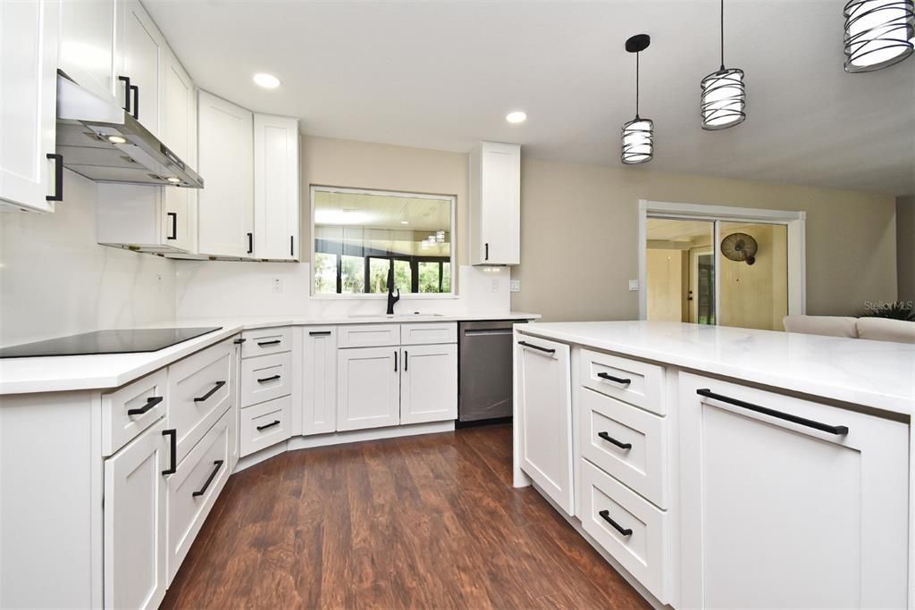 For Sale: $1,250,000 (4 beds, 2 baths, 2350 Square Feet)