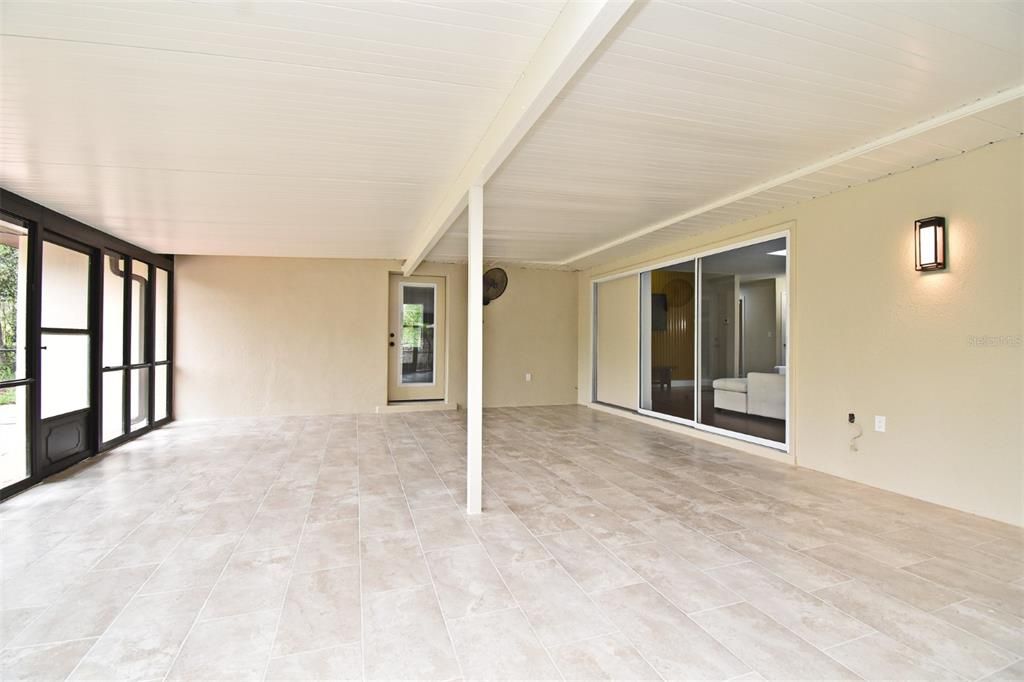 For Sale: $1,250,000 (4 beds, 2 baths, 2350 Square Feet)