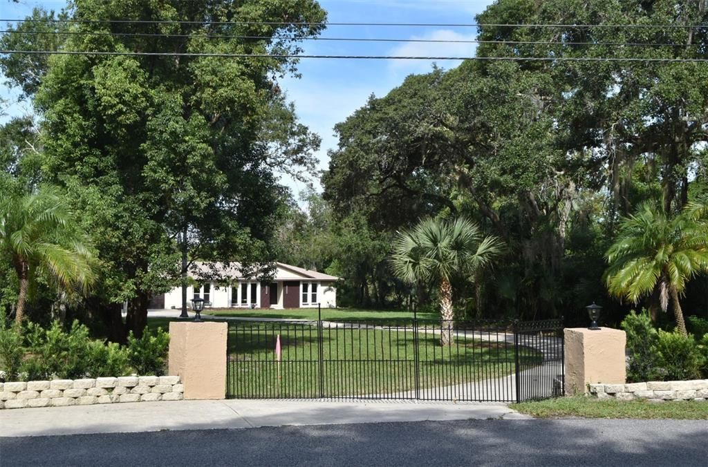 For Sale: $1,250,000 (4 beds, 2 baths, 2350 Square Feet)