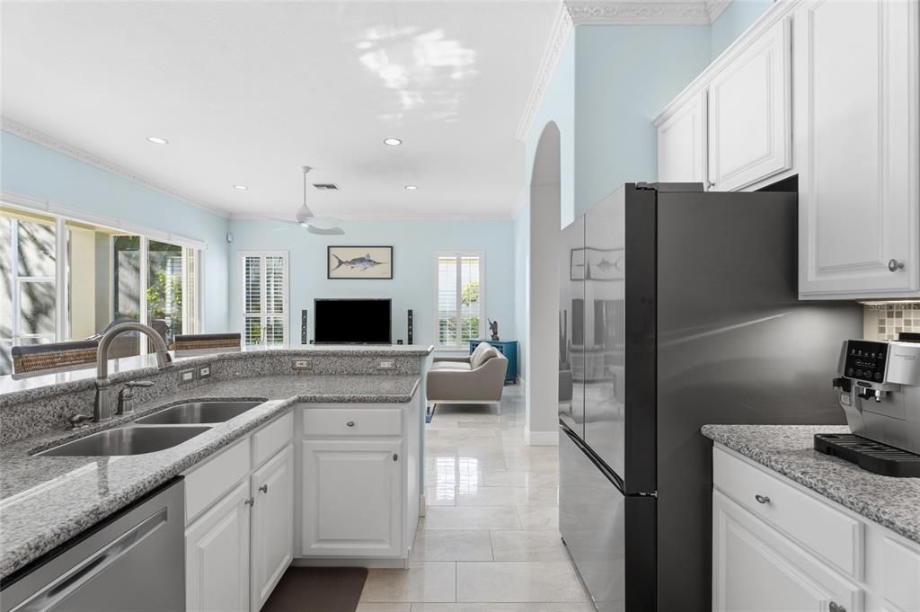 En Venta: $972,000 (4 camas, 3 baños, 2709 Pies cuadrados)