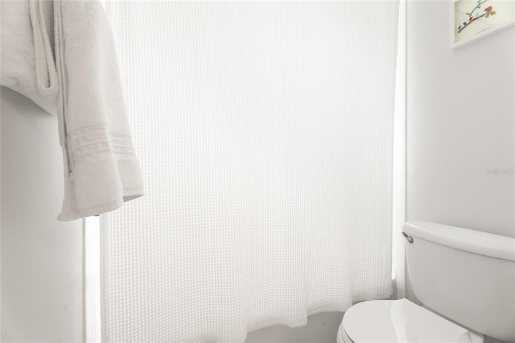 En Venta: $972,000 (4 camas, 3 baños, 2709 Pies cuadrados)