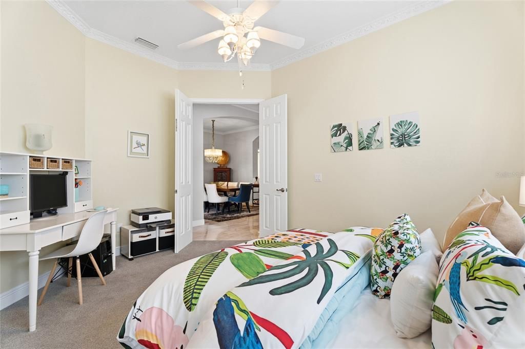 En Venta: $972,000 (4 camas, 3 baños, 2709 Pies cuadrados)