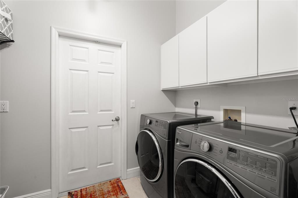 En Venta: $972,000 (4 camas, 3 baños, 2709 Pies cuadrados)