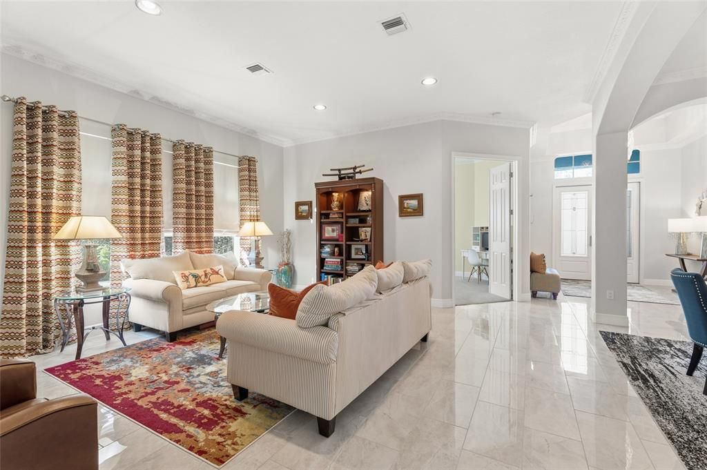 En Venta: $972,000 (4 camas, 3 baños, 2709 Pies cuadrados)