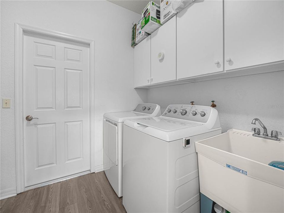 Active With Contract: $369,900 (3 beds, 2 baths, 1845 Square Feet)