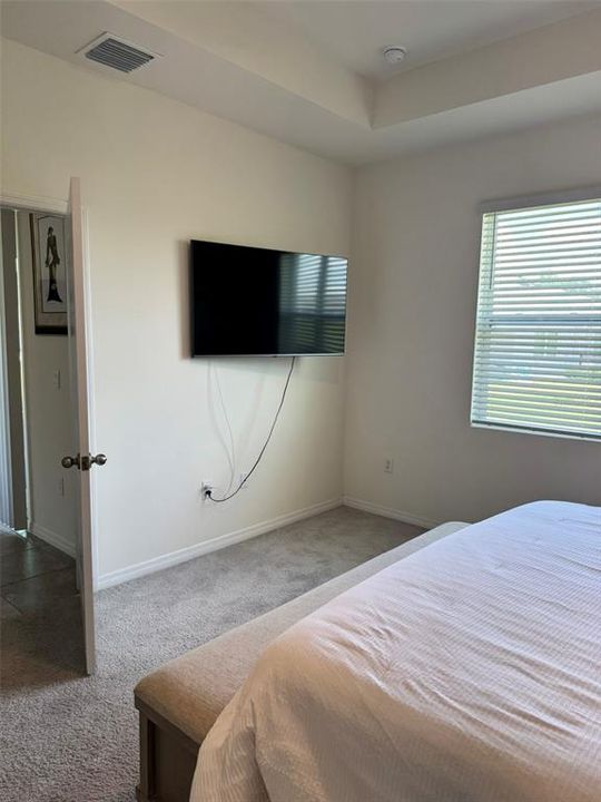 合同活跃: $3,400 (2 贝兹, 2 浴室, 1552 平方英尺)