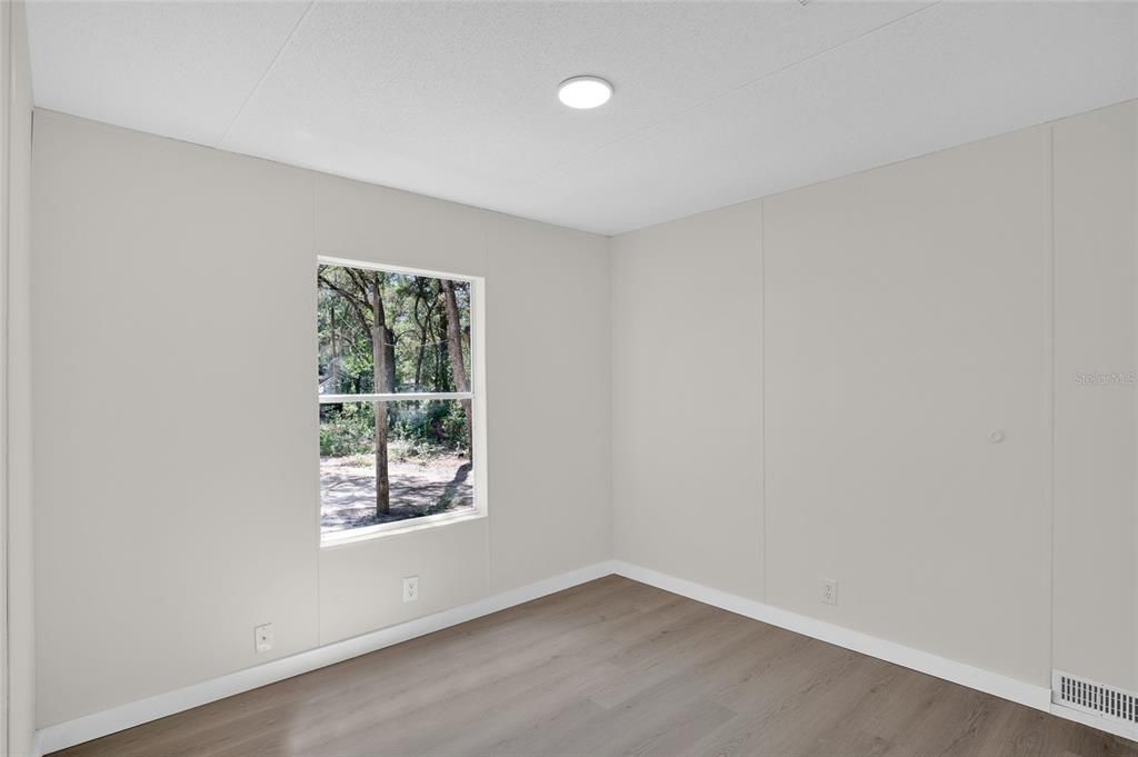 For Sale: $224,900 (3 beds, 2 baths, 960 Square Feet)