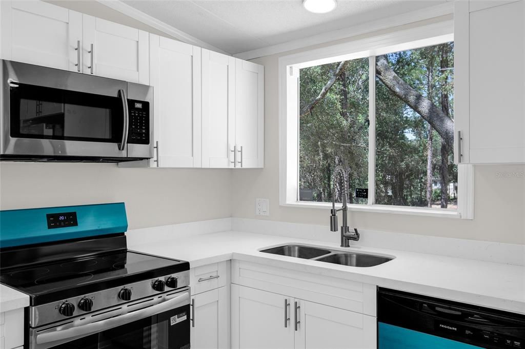 For Sale: $224,900 (3 beds, 2 baths, 960 Square Feet)